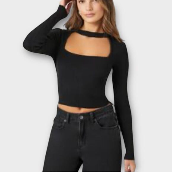 Forever 21 Crop Knit Top with Front Cutout In Black Women’s Size S - Picture 1 of 8